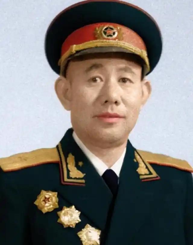 1951 年 5 月，美军装甲纵队直扑华川，欲切断十万志愿军退路。20 军 58