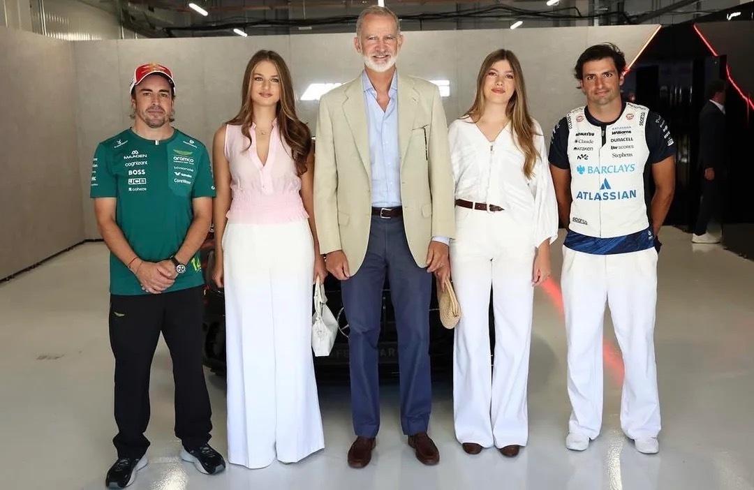 F1西班牙站赛前，头哥和小卡洛斯-赛恩斯，会见了西班牙国王费利佩六世、阿斯图里亚