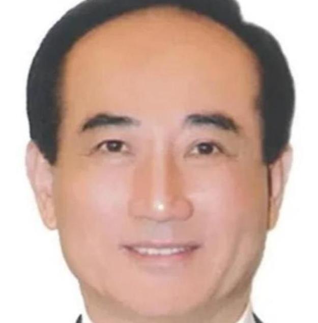 张亚中曾说：国民党有四种，第一是美国国民党，代表人物是朱立伦。主张亲美，一切都从