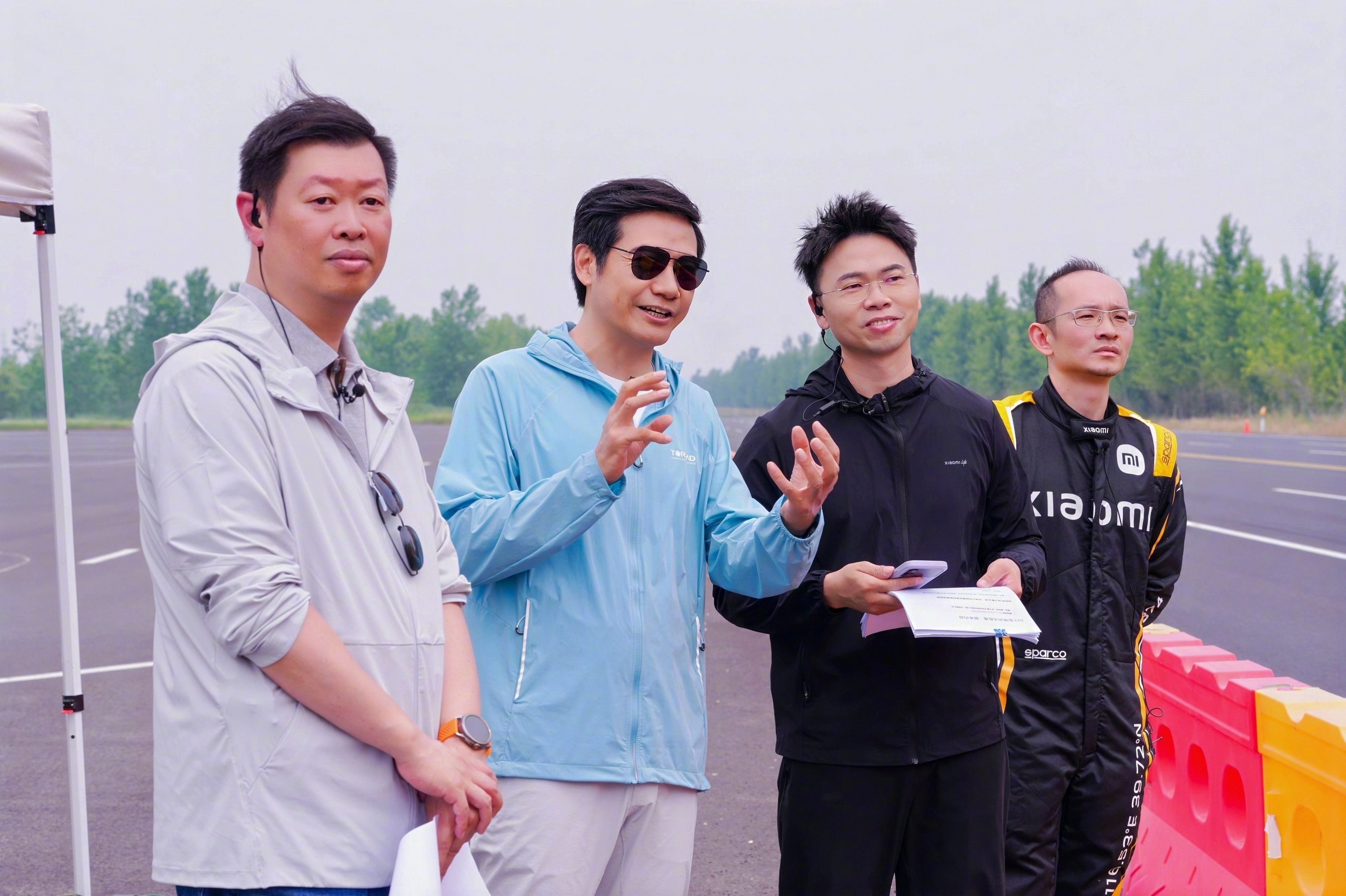 今天雷总直播 YU7 八项测试挑战，全程最开心的是谁 ？是胡峥楠，和小米汽车的全