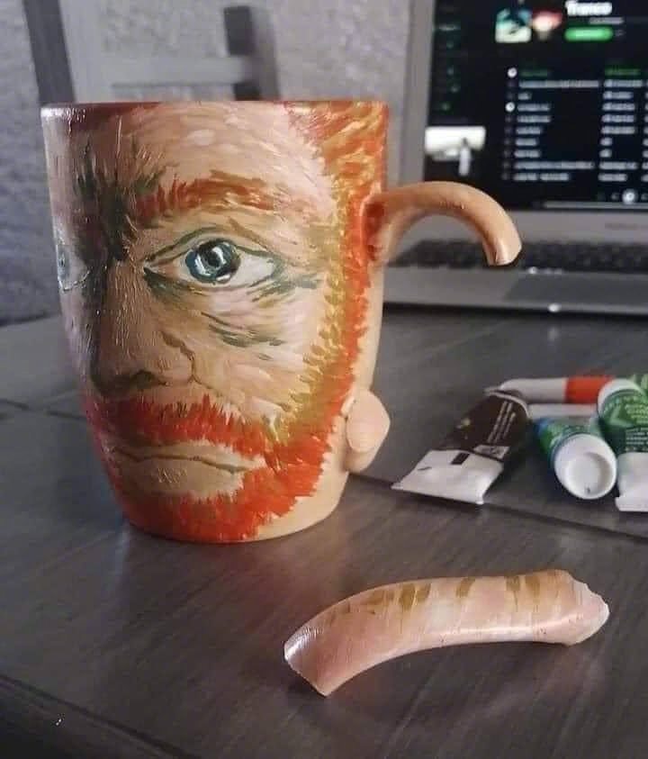 如何将一个摔坏的马克杯变成艺术品via Reddit 