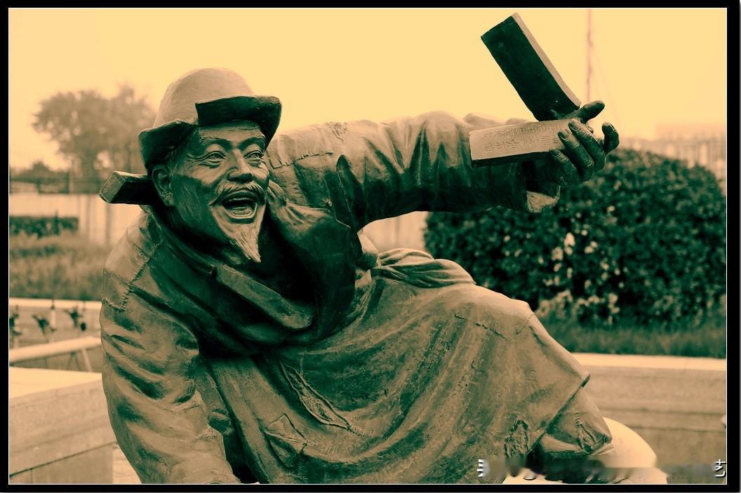 大褂并不是天生标配——细说相声行头的百年变迁

很多戏迷都有一个固化误区：认为大