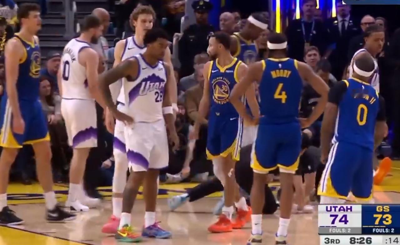 格林被驱逐，勇士主场获胜爵士

今日北京时间11：00，勇士继续坐镇主场，迎战来