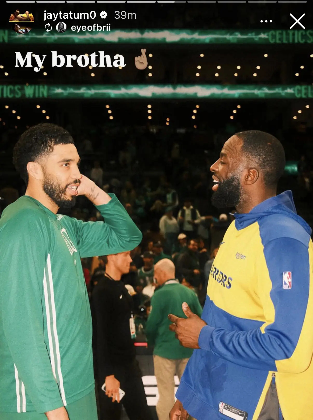 你俩也是兄弟？？？塔图姆Ins晒和德雷蒙德-格林的赛后合影：我的兄弟塔图姆勇士v