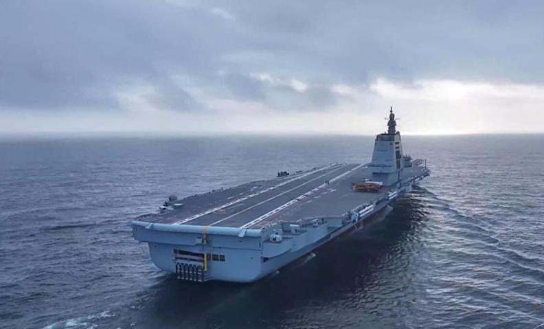辽宁舰穿宫古海峡，日本防卫省连影子都没拍到。 这次辽宁舰编队赴西太平洋演训，不是
