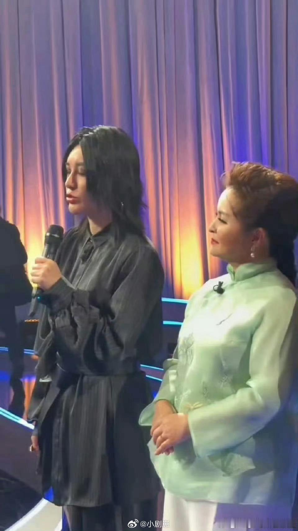 尚雯婕回应有人模仿华晨宇声鸣远扬预选赛媒体见面会尚雯婕建议别模仿，鼓励选手搞个人