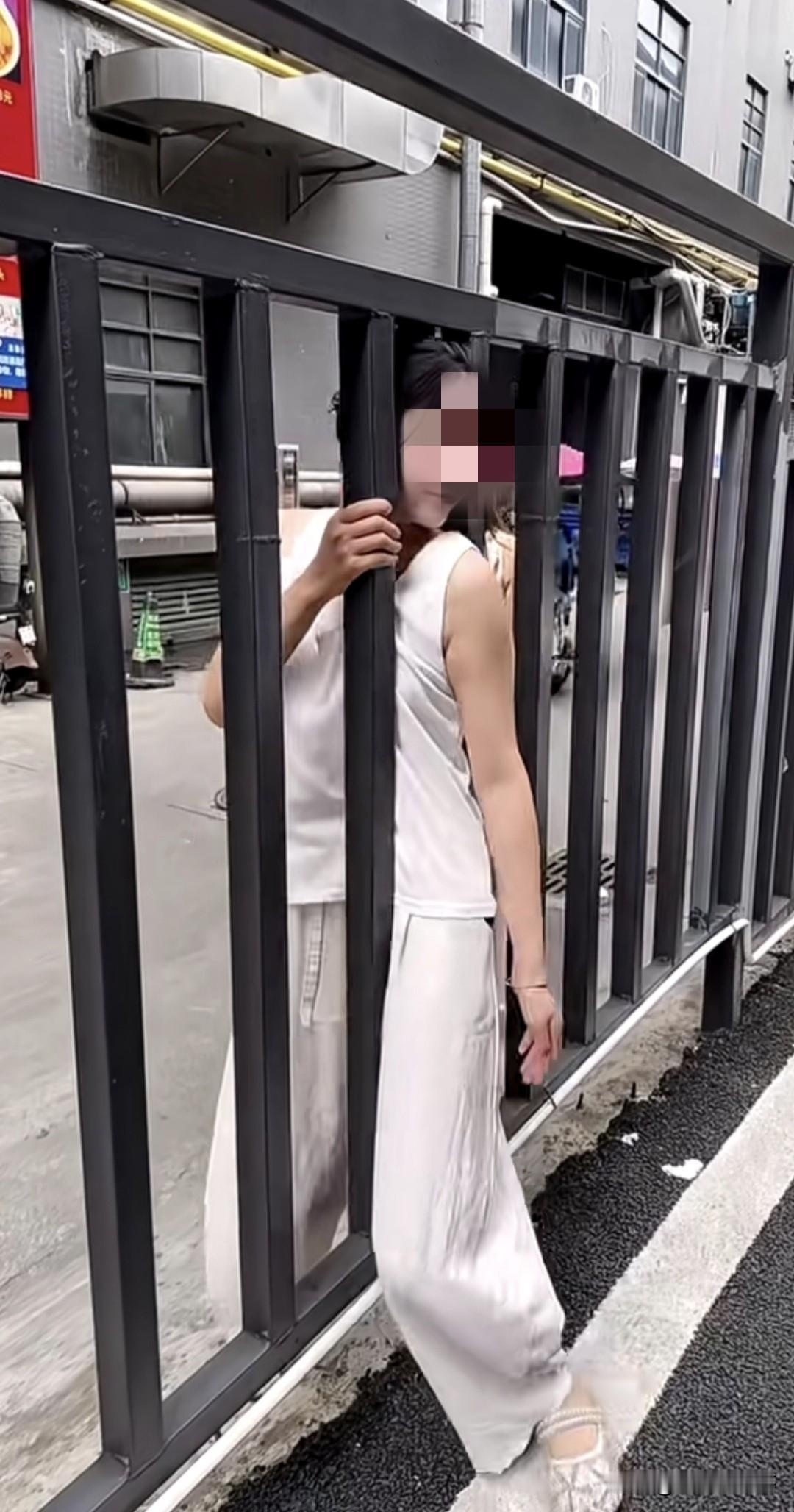 过不了栅栏是该难过还是该开心呢？