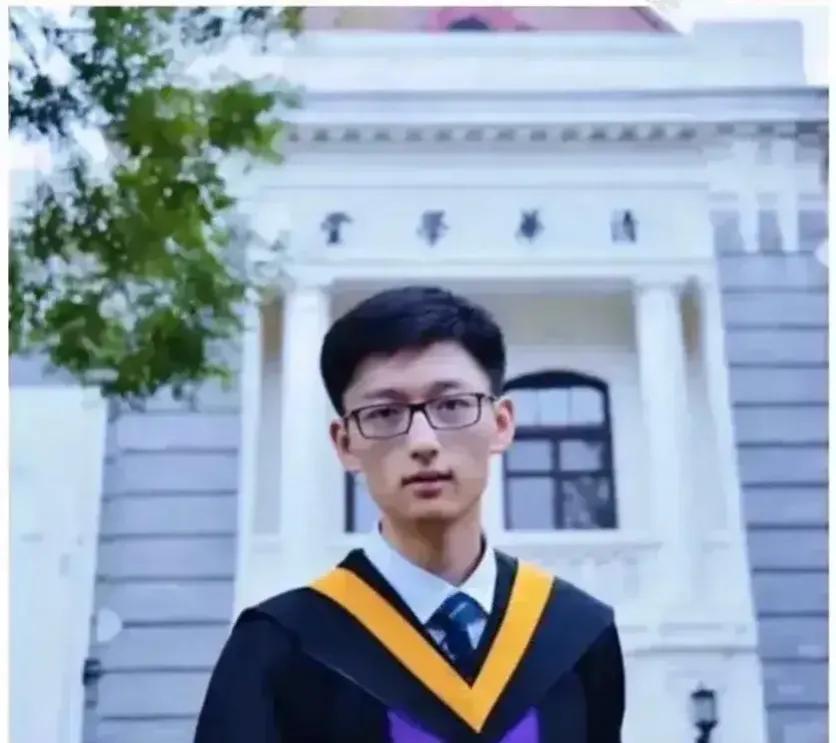 清华学霸重拳打死妻子案，陈立人以精神状态不好，身体受伤为理由，原定于今天下午的庭