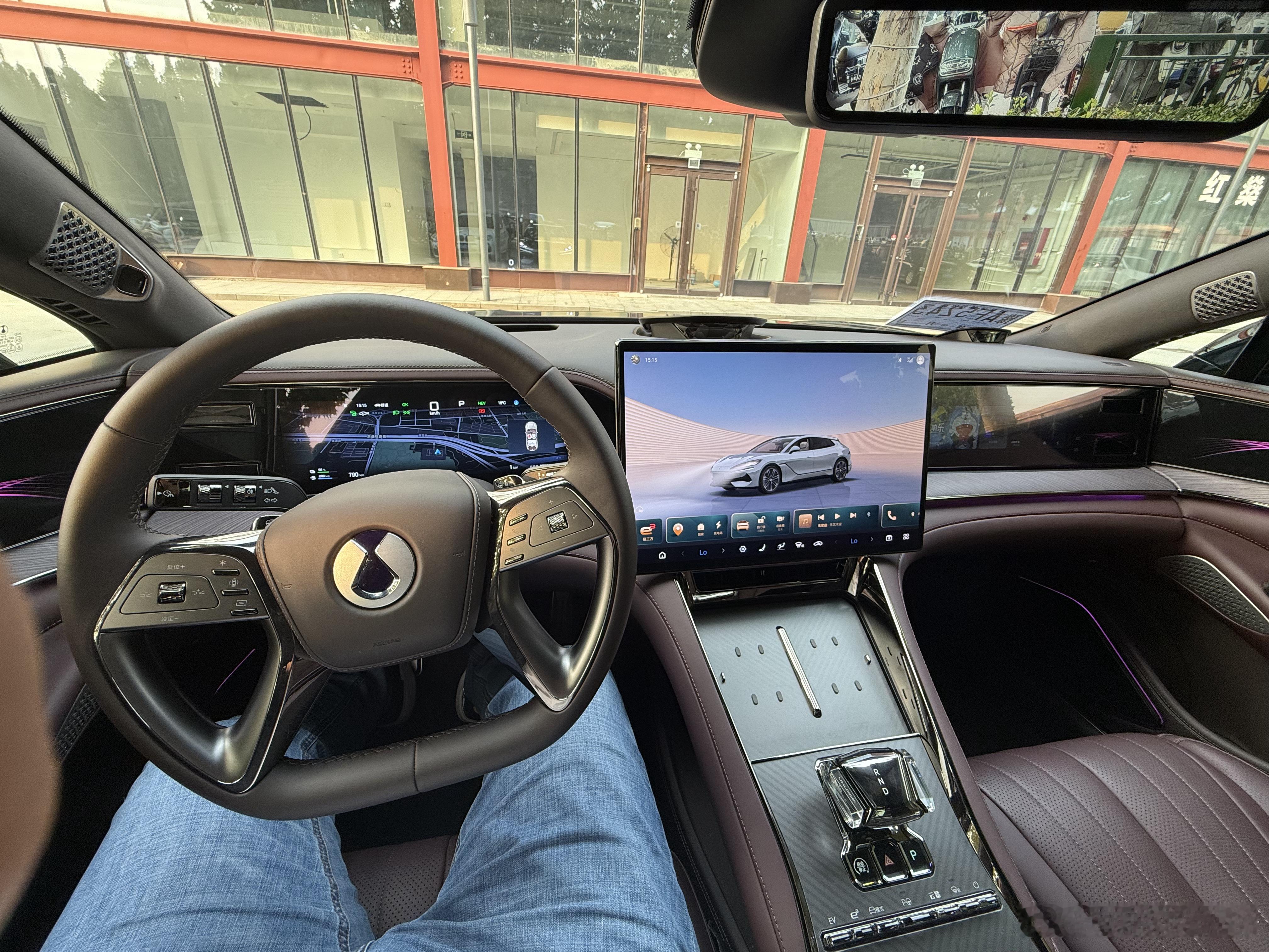 来，有摩托来蹦一下嘛？？？  ​​​