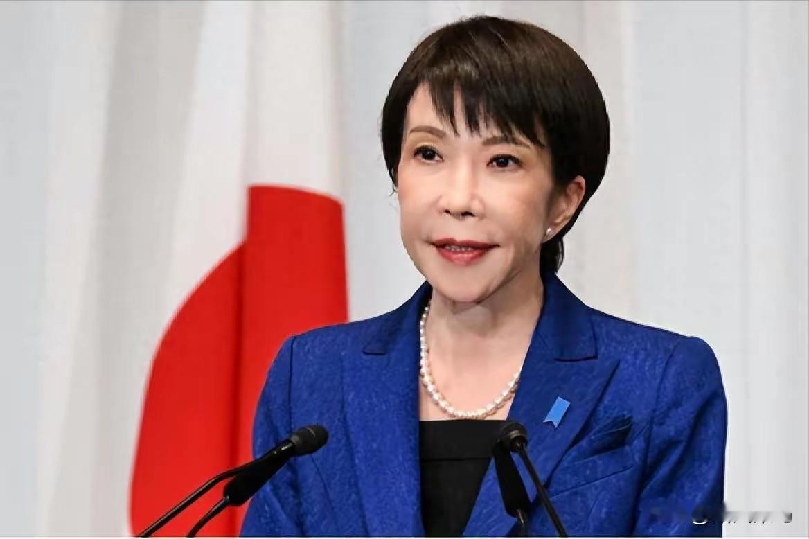 二战战败的枷锁被一步步挣脱，和平宪法形同虚设，防卫预算连年暴涨，远程导弹、隐身战