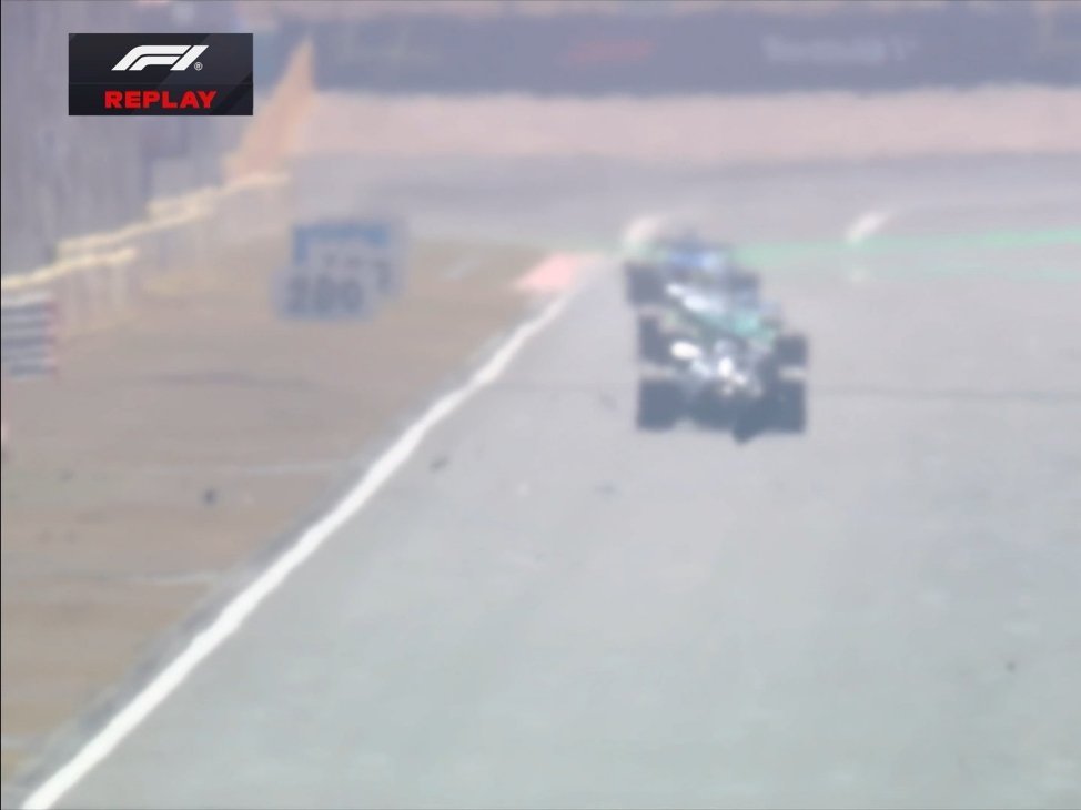 不是…凯迪拉克车队（佩雷兹）的赛车在比赛里又掉装备了F1赛车2026F1中国大奖