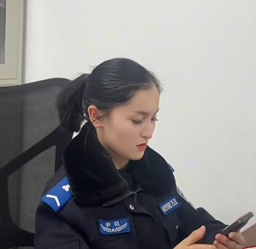 辅警协助办案所获证据能否被法庭认可，关键在于取证时是否有正式民警指挥或监督。
