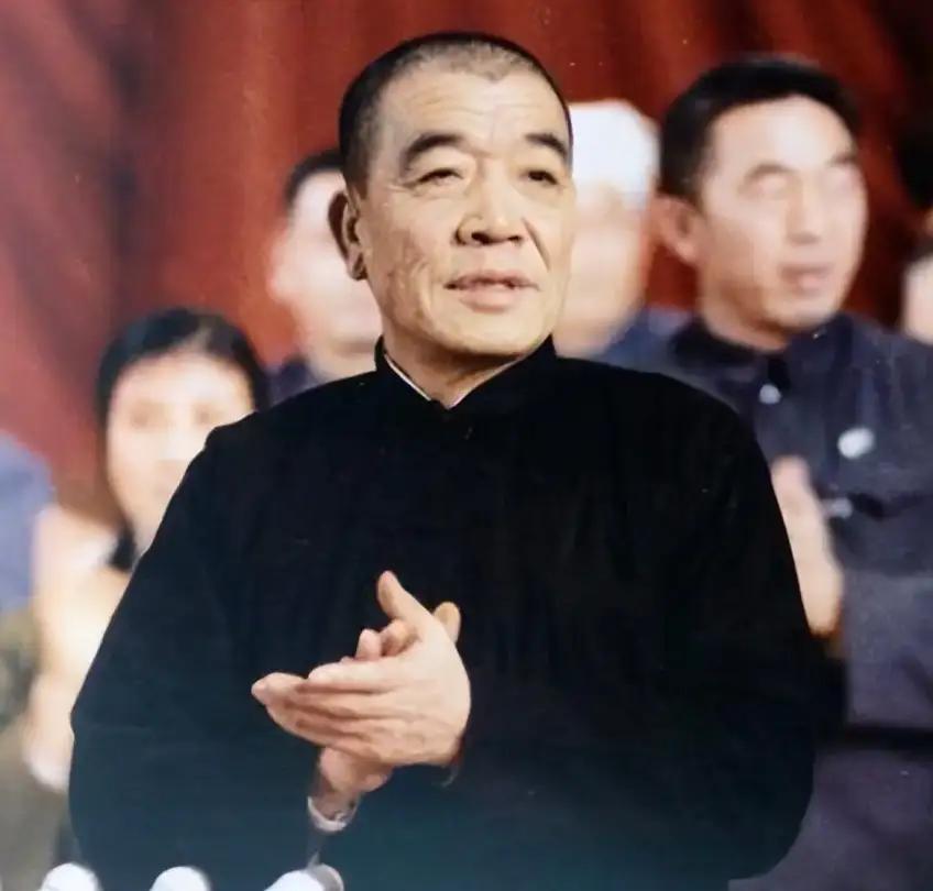 66岁陈永贵，退休后对秘书发脾气，李先念下令：不许再给他送文件

说起这事，还得