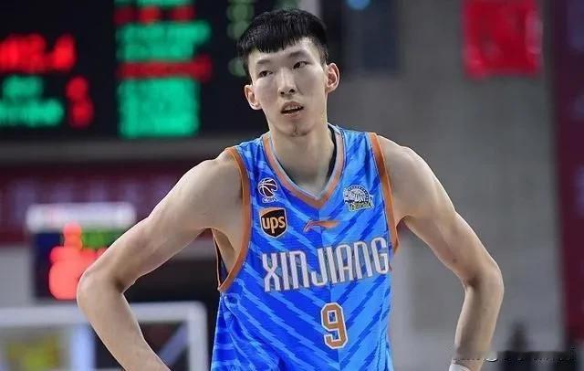 不得不承认，一场季前赛北京北汽就向球迷证明了他们将周琦带回球队是一笔血赚的交易。