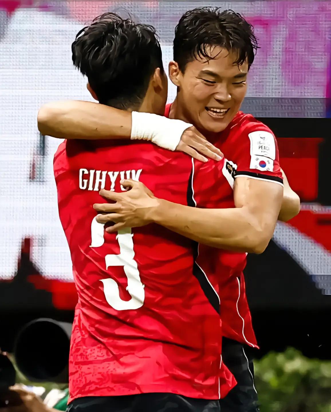 韩国2-1逆转捷克拿下世界杯开门红！捷克第59分钟由克雷伊奇率先破门，韩国第67