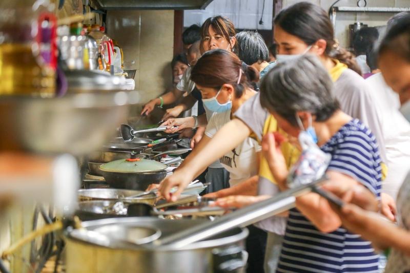 重庆16岁抗癌少年王金浩离世的消息太让人痛心了。这个本应在校园里肆意欢笑、追逐梦