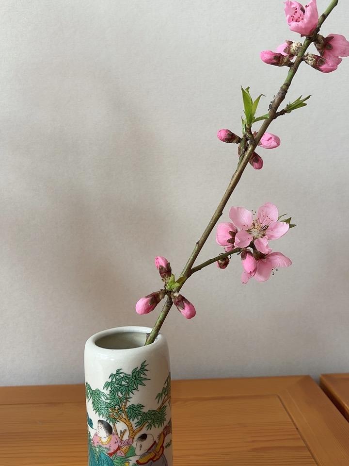 礼尚往来
中国人讲究礼尚往来
比如在头条里，有个朋友经常与你互动，经常来我的空间