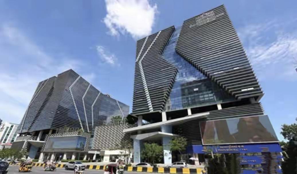 突发！韩国响应美国制裁！冻结柬埔寨王子集团912亿银行资金！
 
2025年10