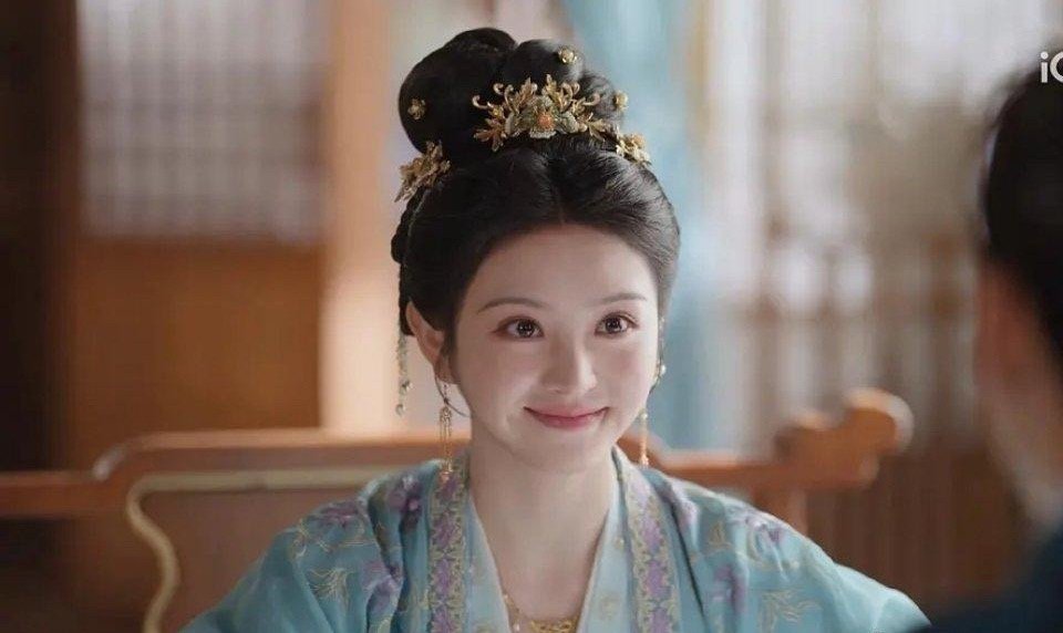 妆造半永久，无刘海必高颅顶原则 