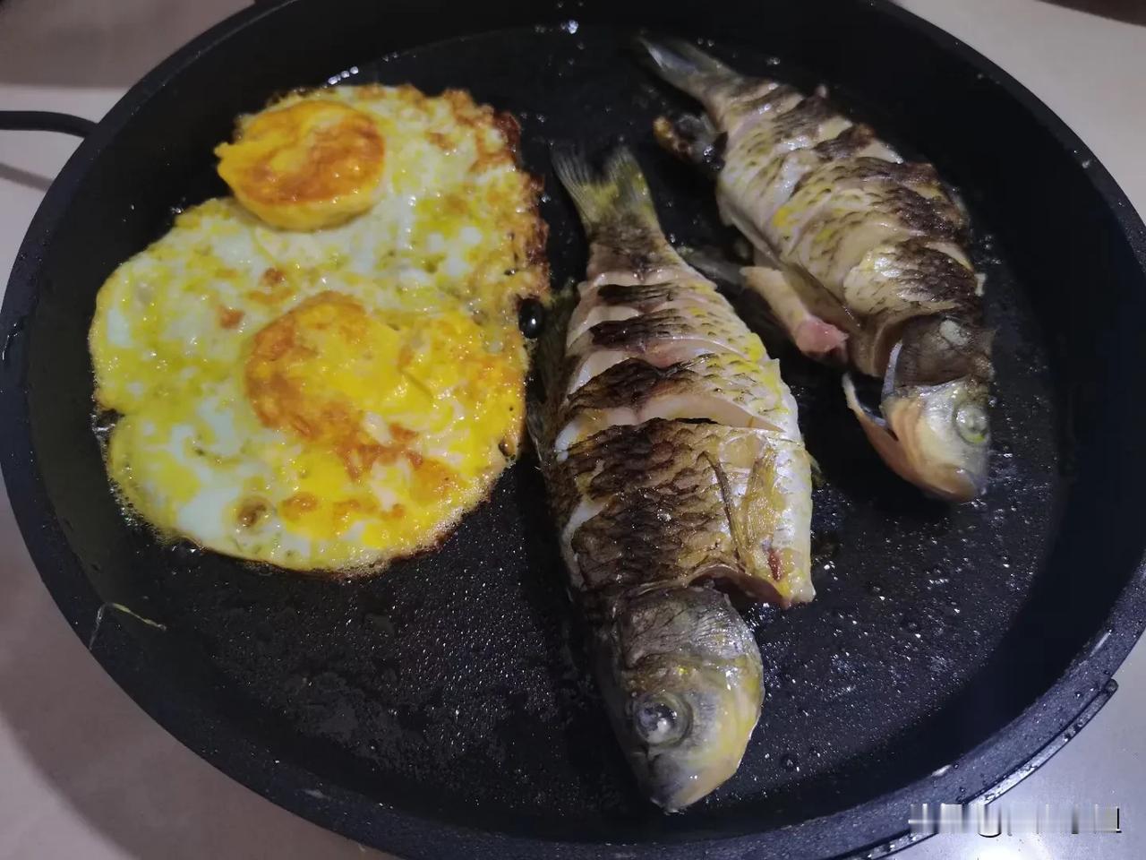 看到这么一段话：一个女人对男人经济上不指望生活上不依赖，不发信息不打电话，到点做