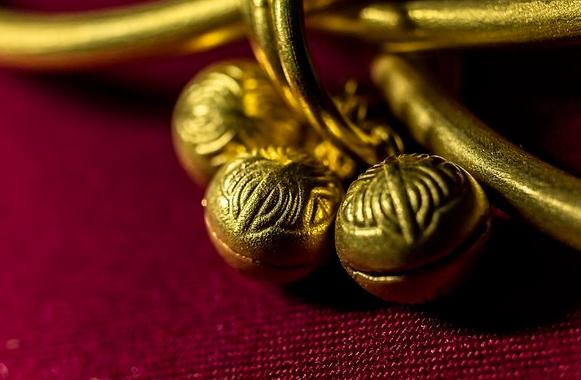 细思极恐！一男子偶然发现某手机银行APP出现系统漏洞，黄金买入价只需1.6元，卖