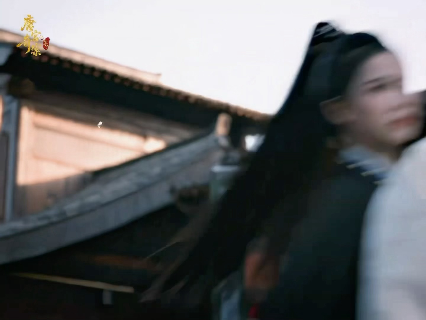 李佩仪萧怀瑾女A男O味太浓了，甚至骑马都是李佩仪坐在后面手握缰绳，把萧怀瑾圈怀里