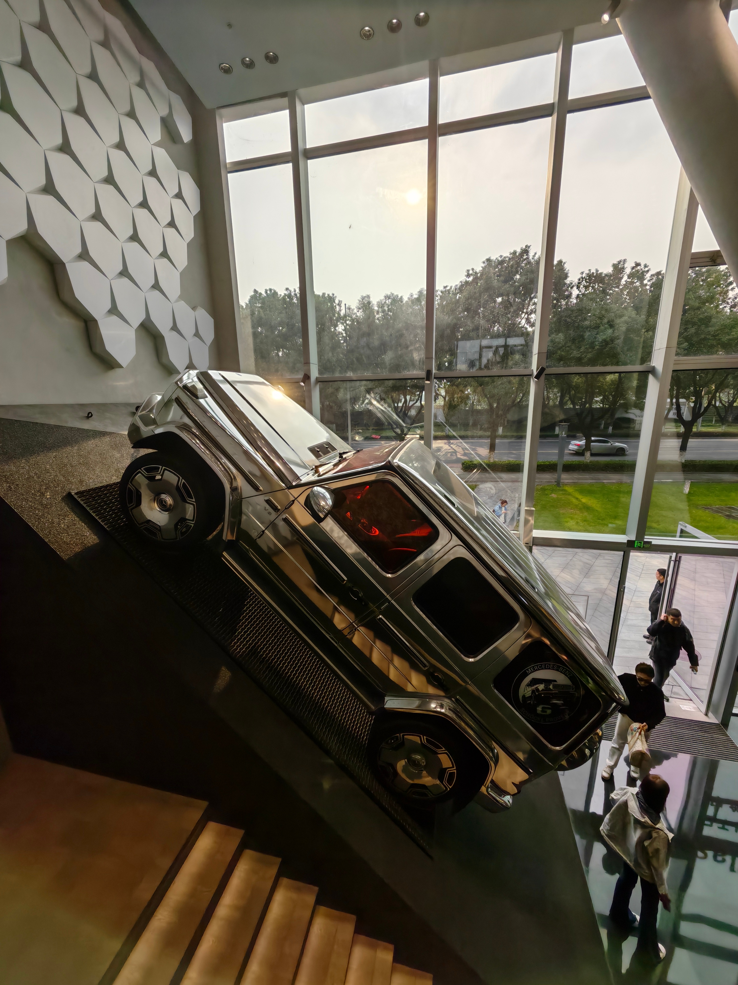 起这么早就是为了开大V8啊[流鼻血]amg  ​​​