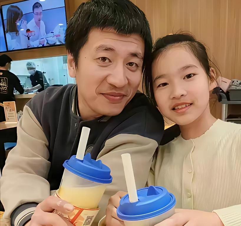 评论区看到关于张雪峰老师的两条评论：
 
①迈克尔走的时候，全世界都在哭。
科比