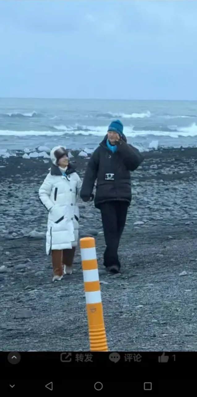网友偶遇被求婚后的金莎孙丞潇在冰岛和金莎求婚，真的浪漫到极点，年龄差其实不是大问