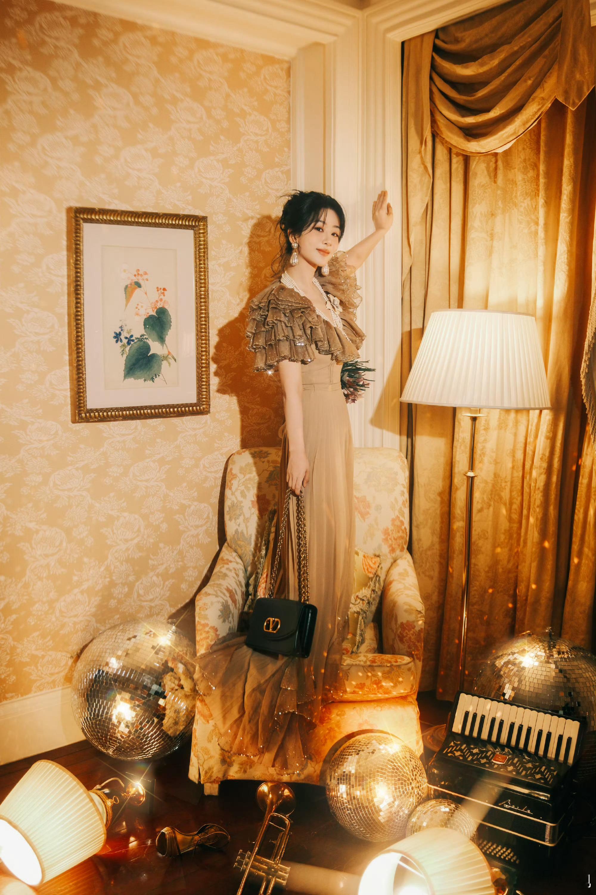 哇哦！杨紫今天工作室出图和生图都好美啊！甚至生图比精修还好看怎么回事，请继续保持