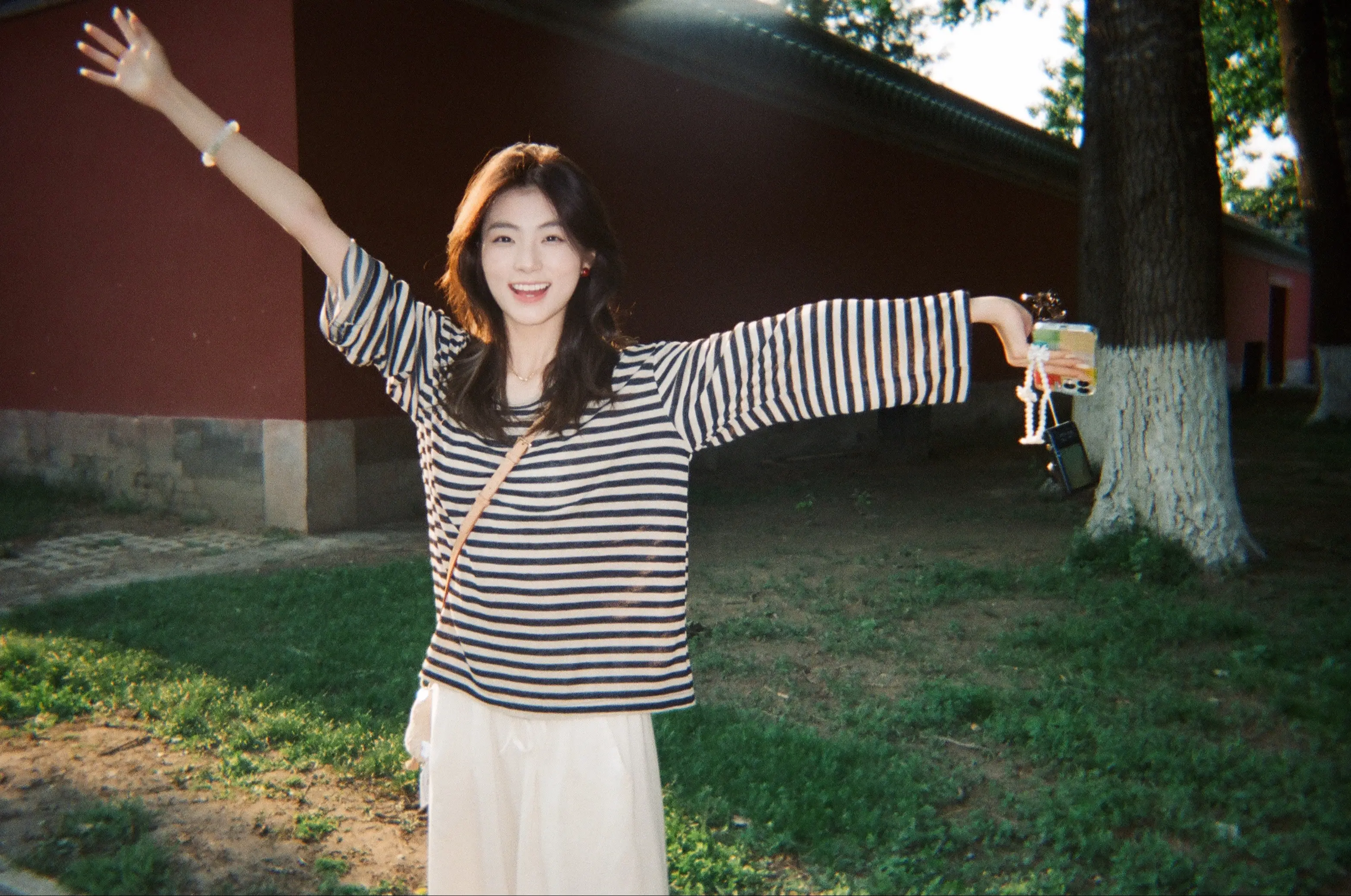 让银盐替我记住 你睫毛上的彩虹