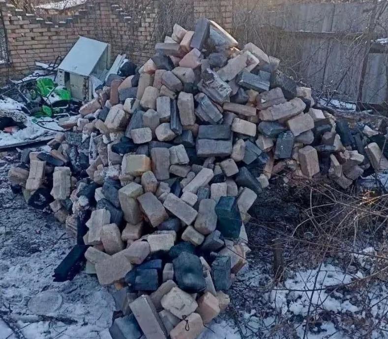 俄乌战场出“狠活”！据乌克兰媒体援引乌军官兵的消息报道，在乌克兰人口稠密地区作战