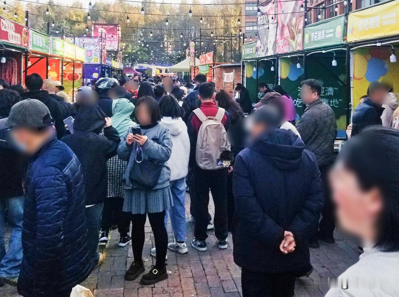 2026年1月31日，天刚亮我便从昆明驱车前往玉溪，只为逛逛青花街每周六的集市。