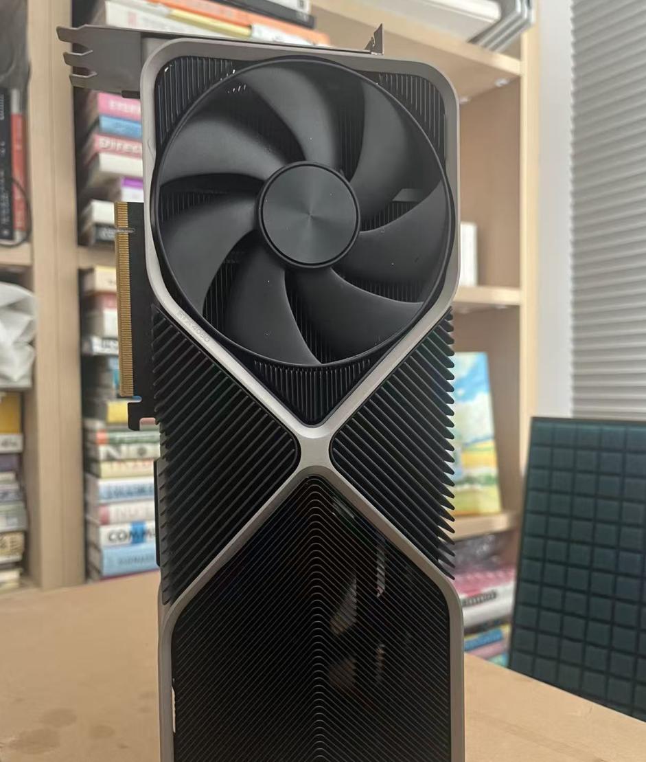 帅爆的NVIDIA GeForce RTX 4080 Founders Edit