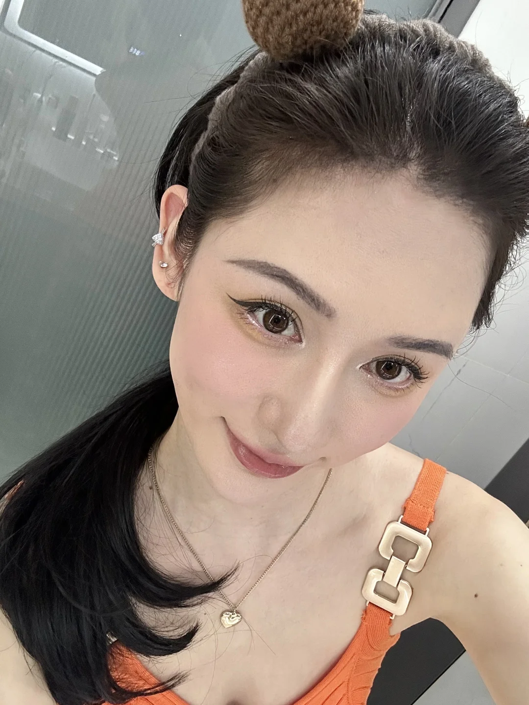 卸妆前的自拍