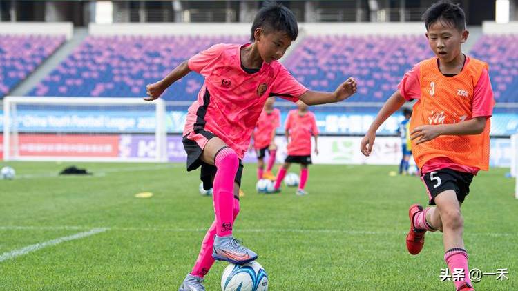 中国足球破局：别只盼一个天才，先造一座金字塔！
 
家人们，今天聊中国足球，真的