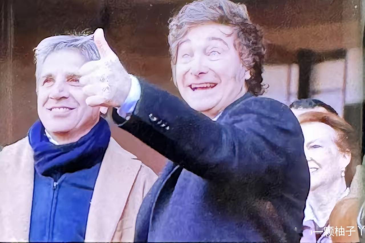 阿根廷大逆袭！2023年米莱带着“电锯总统”人设上任，面对211%的通胀烂摊子，