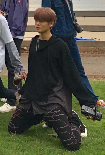 啊… ​​​