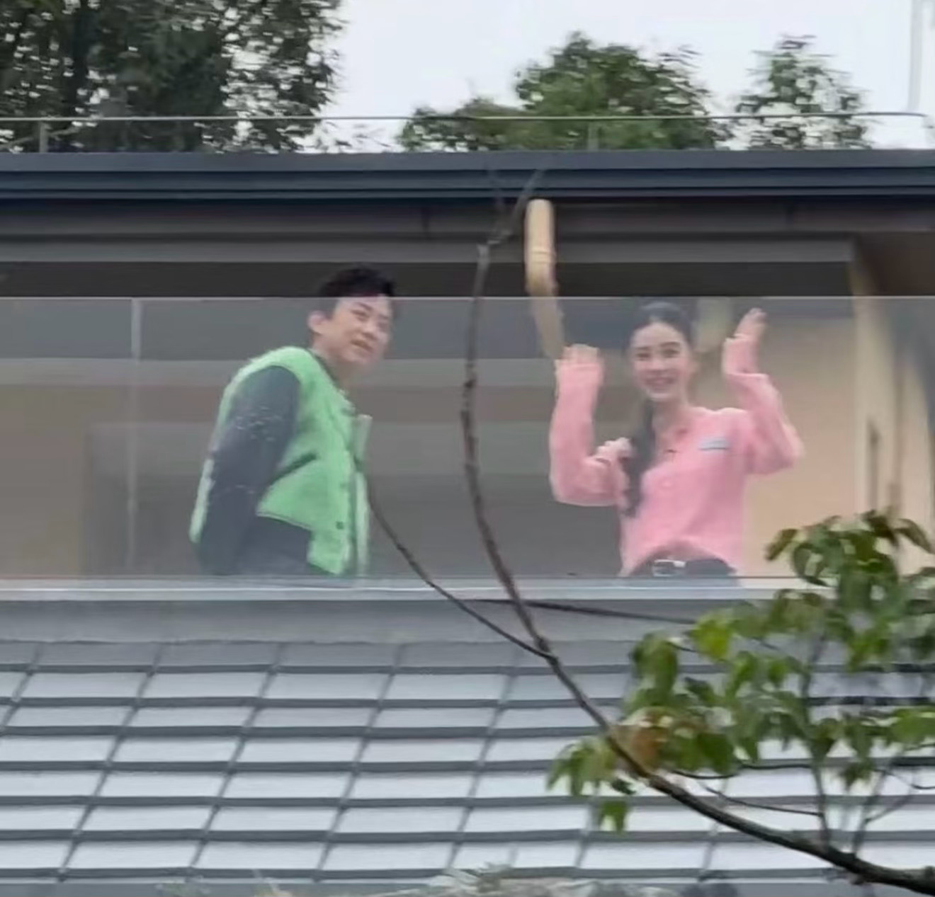 今夕是何年！叔侄再度同框想念欧尼酱 ˃̣̣ᯅก ​​​