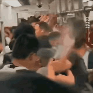 居然没有人上去制止他