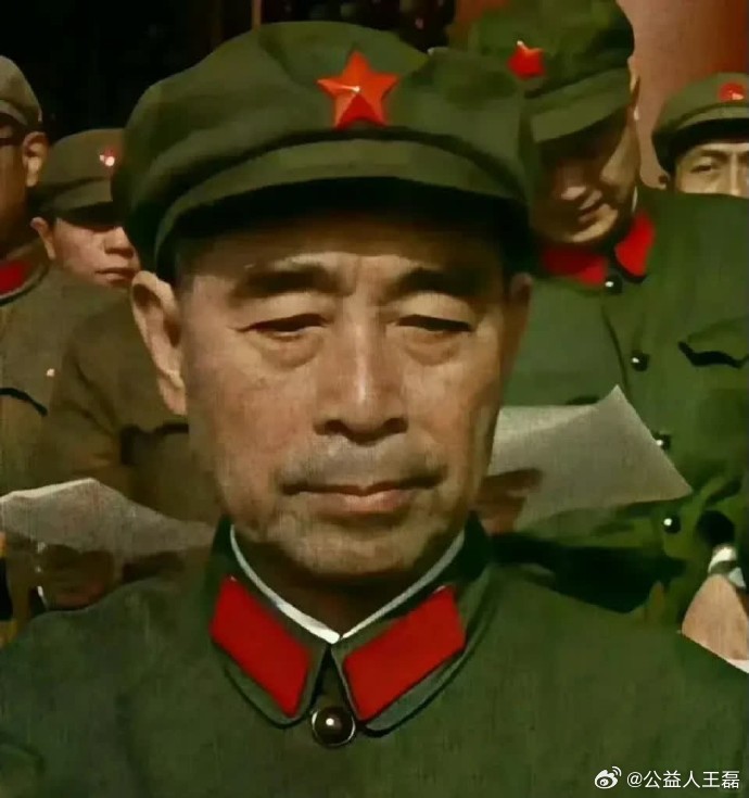 非常罕见的一张周总理军装照，看着让人肃然起敬啊！ ​​​