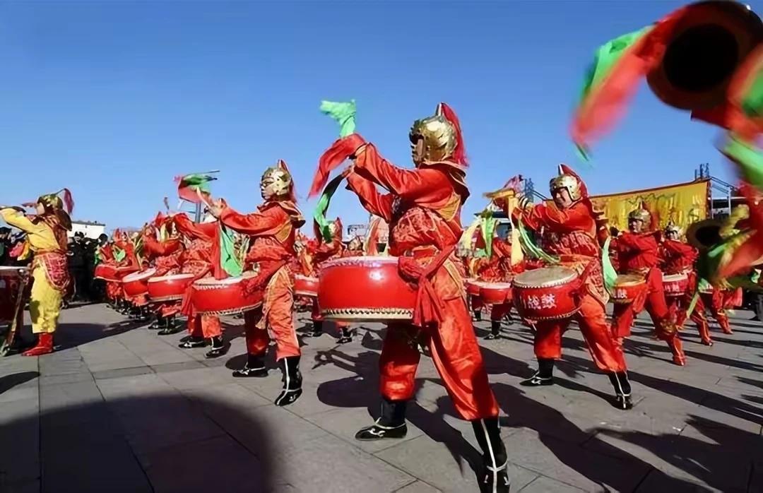 弦歌婉转传新韵，
鼓乐悠扬颂古风。
网络图片