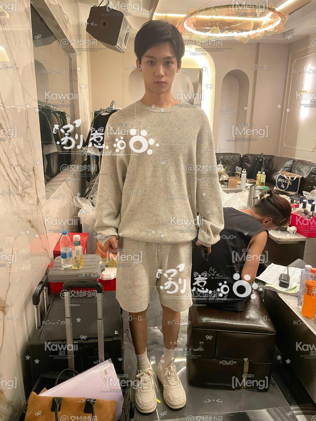 是哥哥第一次送我的衣服૮ ˙Ⱉ˙ ა 