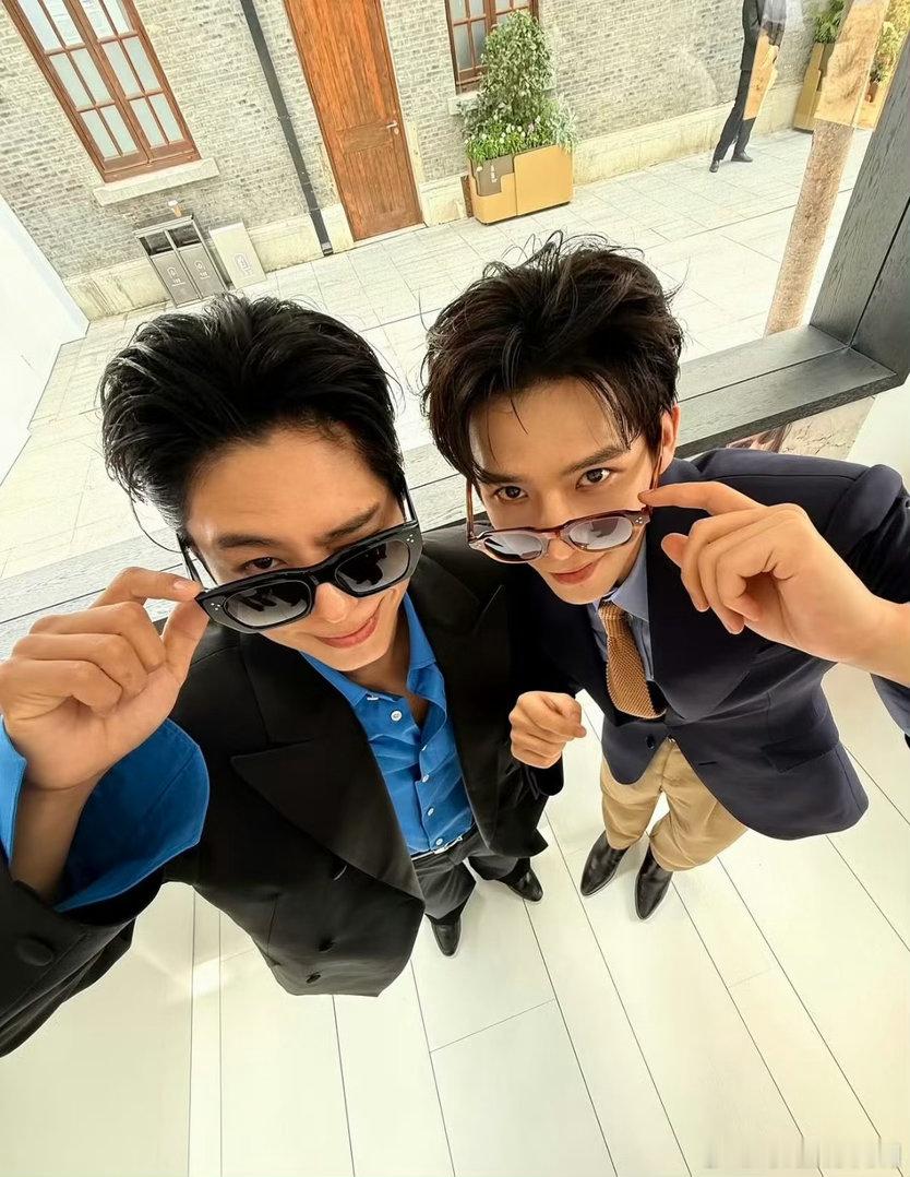 王安宇朴宝剑中韩哭妃世纪会面朴宝剑王安宇同时哭先哄谁次元壁狠狠破裂！王安宇遇上朴