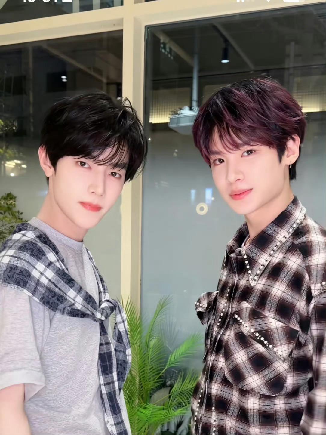 黄明昊粉丝和章昊粉丝正在友好交流发生了什么，他两才合拍了视频吧，一个公司的关系应