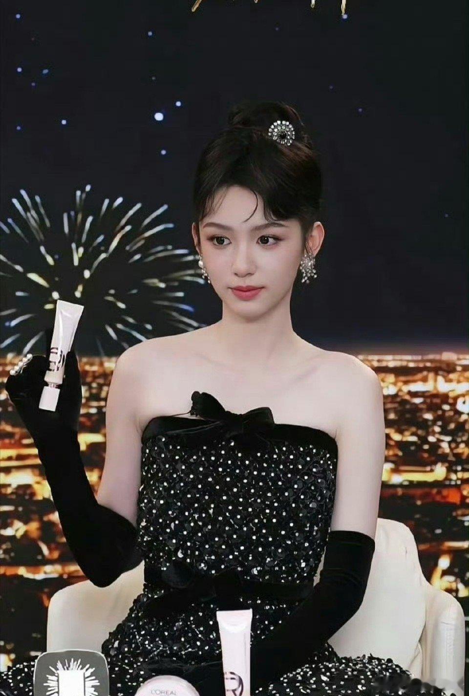 宋祖儿，周也，卢昱晓今日活动图谁的状态更好 