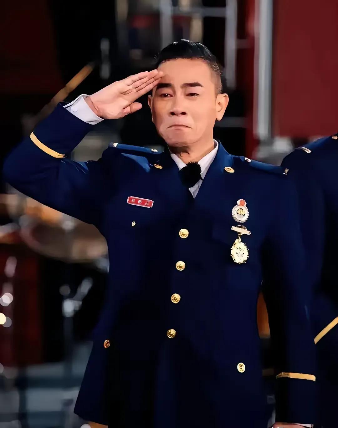 一生要强的山鸡哥，哭了！
卧底三十年，归来仍是少年！
“记住我叫山基，山是井冈山