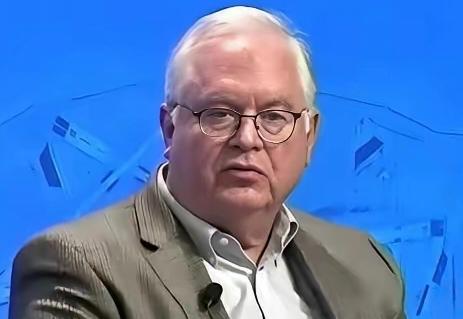 研究中国20多年的美国专家卡尔弗警告：若真打起来，中国统一靠政治，美国本土也别想