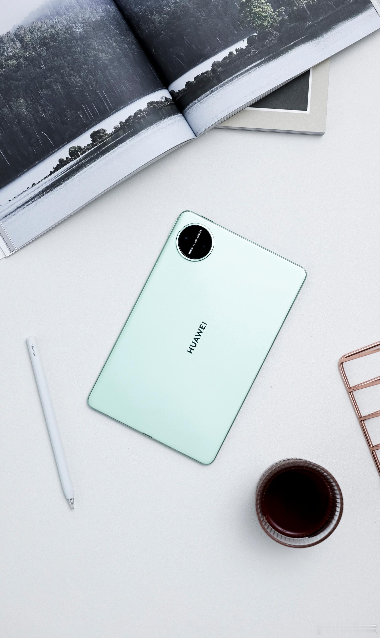 这小平板卖相真好华为小平板超强超Mini华为发布首款8.8英寸OLED平板 ​​