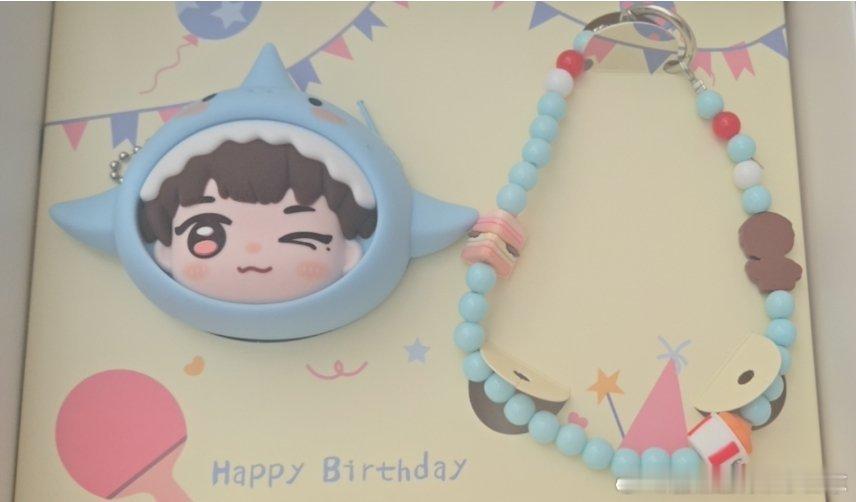 很可爱的周边，肯德基用心了[心][心]孙颖莎 ​​​